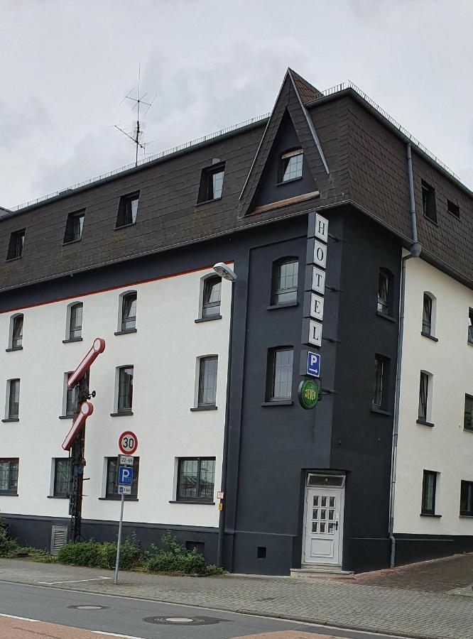 Zur Eisenbahn Hotel Лимбург-на-Лане Екстериор снимка