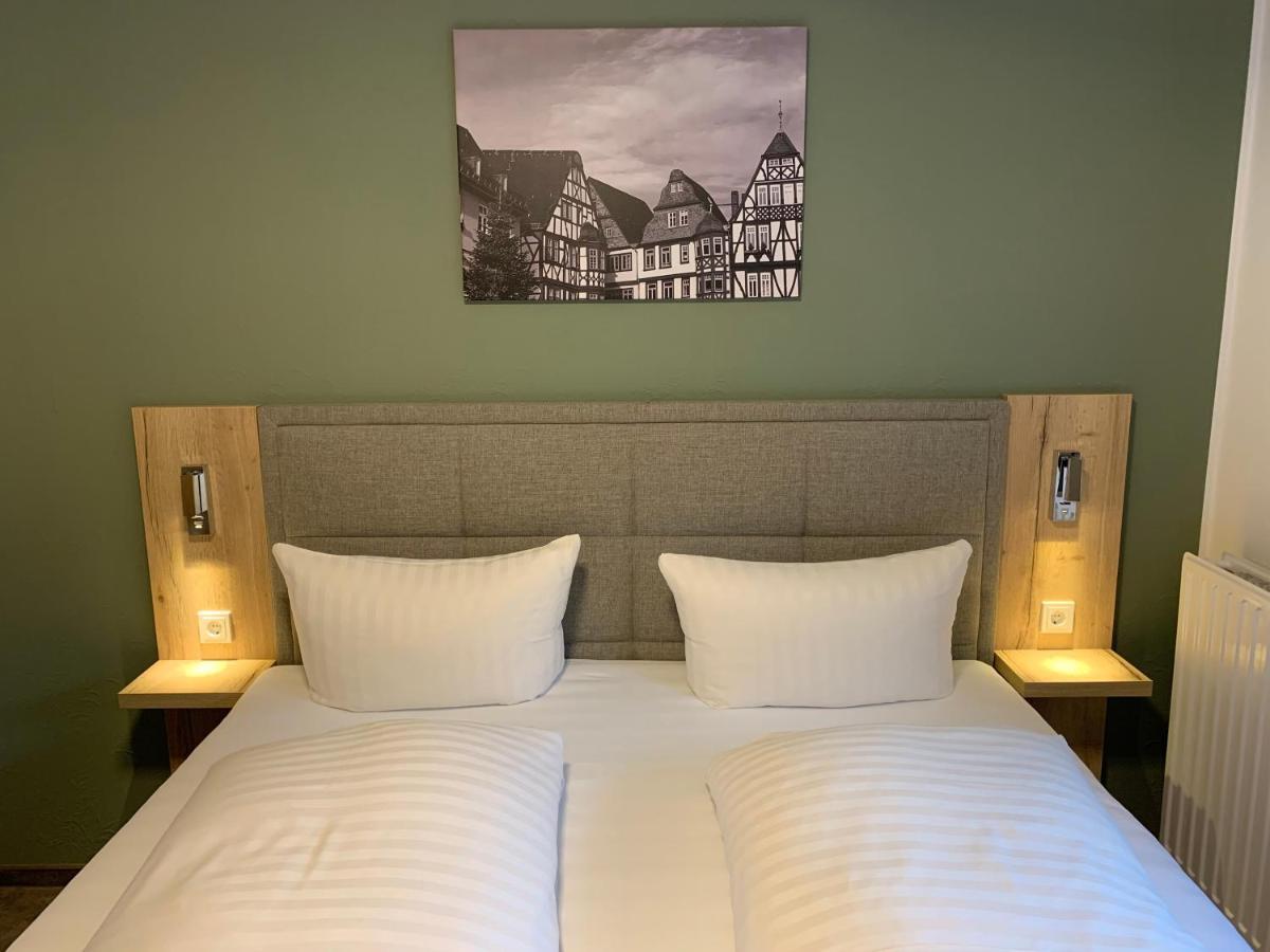 Zur Eisenbahn Hotel Лимбург-на-Лане Екстериор снимка